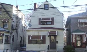 425 South 6th Avenue, Mount Vernon, NY, November 22, 2006. (Donald Earl Collins).