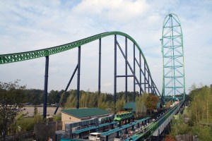 Kingda Ka, the world's tallest roller coaster, Six Flags Great Adventure, Jackson, NJ (Exit 7A, NJ Turnpike), September 23, 2006. (Dusso Janladde via Wikipedia). Released to public domain.