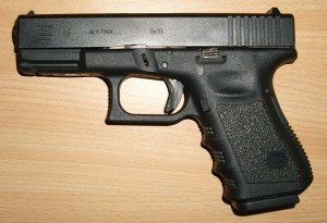 Compact Glock 19 in 9x19mm Parabellum, November 4, 2007. (Vladimir Dudak via Wikipedia). Released to public domain via CC 3.0 & GNU.