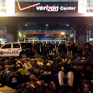 Die-in in front of Verizon Center, Washington, DC, December 5, 2014. (Samuel Corum, @corumphoto, via Twitter).